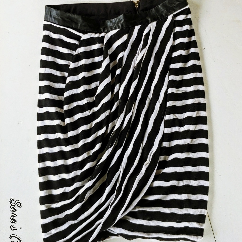Boutique Mini skirt! Like New. Size 0-2